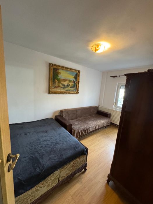 Inchiriere apartament 4 camere ,decomandat ,centrala gaz Confecții