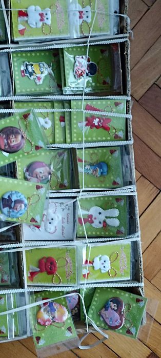 Мартеници на едро