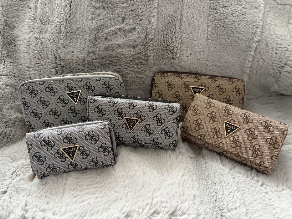 Дамски портмонета Guess