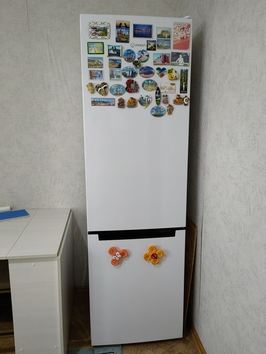 Холодильник Indesit на запчасти