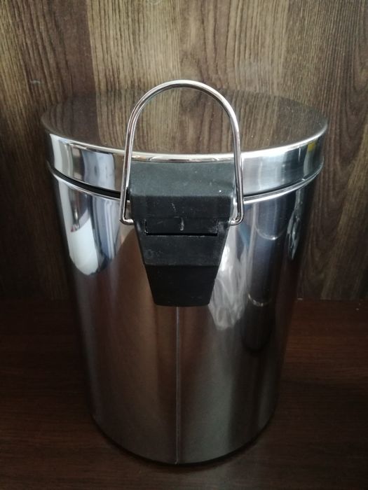 Нови Метални Кош за Смет