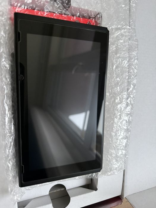 Nintendo Switch- пълен комплект, в отлично състояние!!!