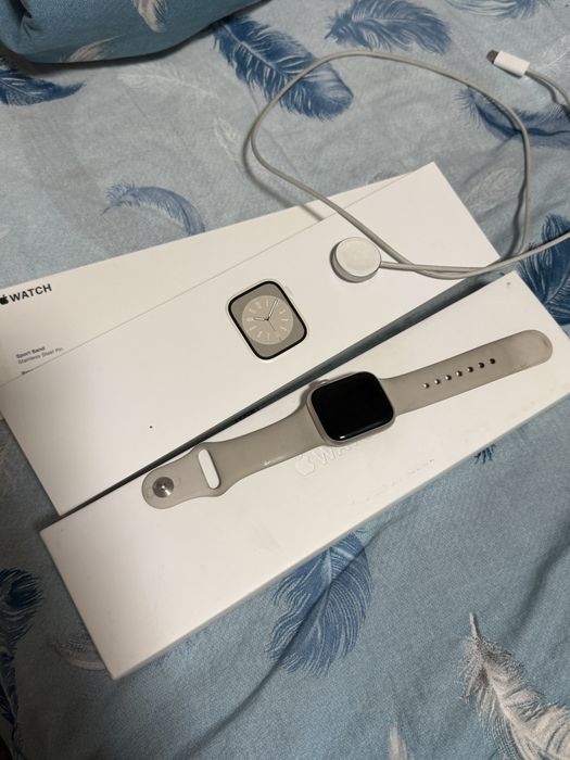 Apple watch series 8