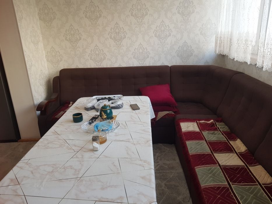 Продается диван 3 на 3