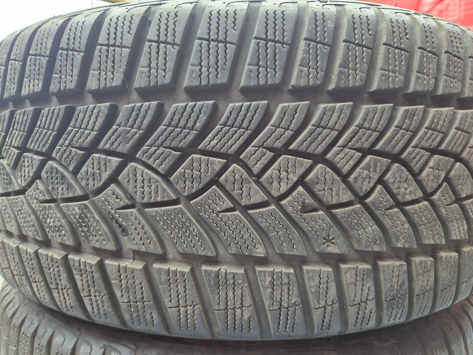 2 Anvelope M+S IARNA - 225/40/18 - GoodYear - PROFIL CA UNELE NOI - DOT 2020 !