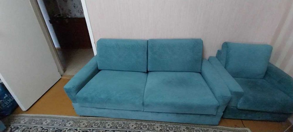 Продам мягкую мебель диван раскладной и 2 кресла