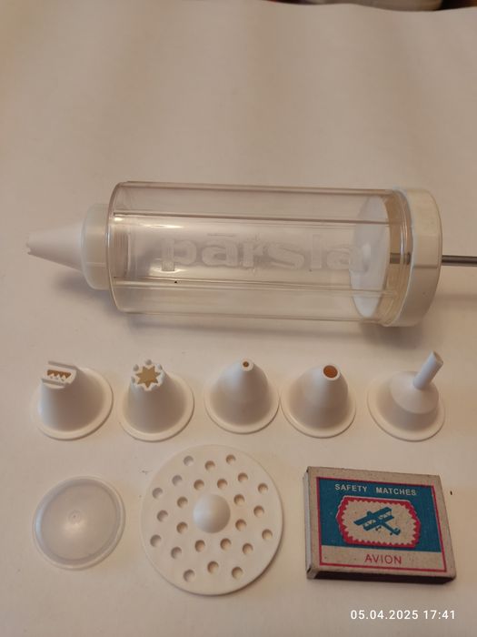 Шприц для изготовления тортов