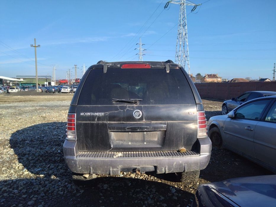 Dezmembram Mercury Mountaineer V8 4.0 Automat, 208 CP, 7 Locuri