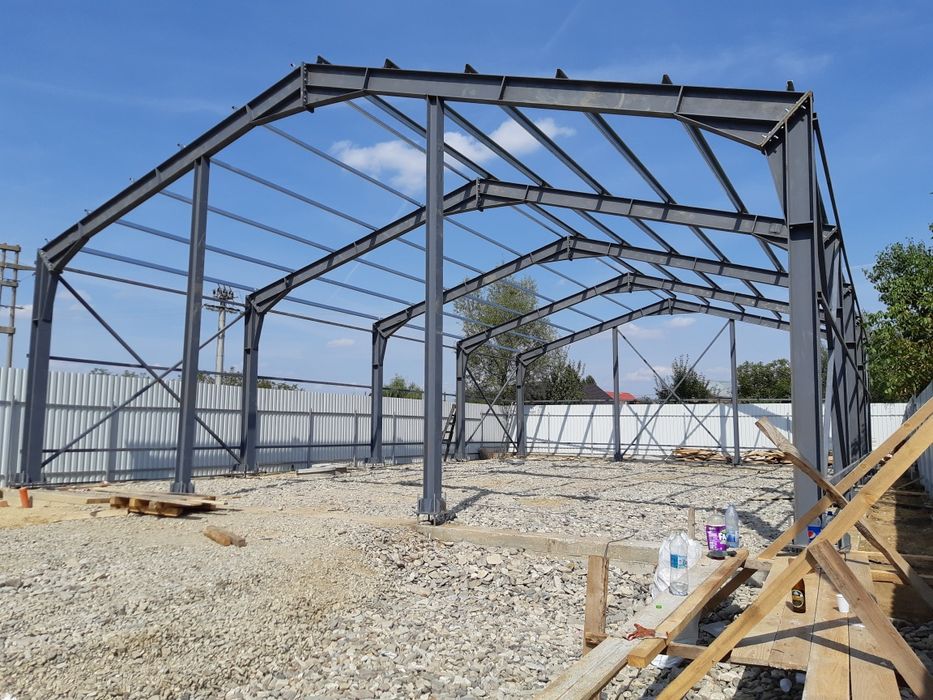 Vand hala metalică din profil IPE 10 x20 x4