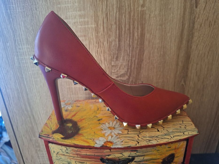 Дамски обувки с висок ток 7 чифта за 60 лв