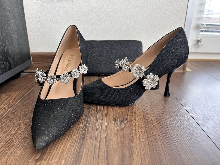 Дамски комплект - обувки и клъч