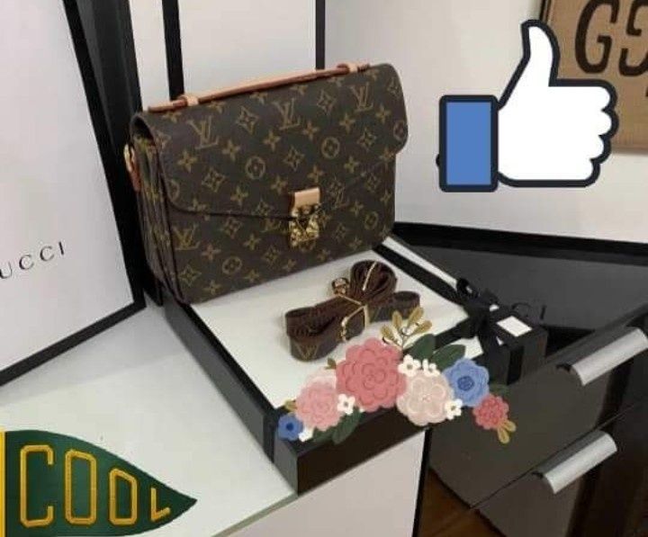 Geanta damă model Pochette Metis,curea detasabila, saculet, etichetă