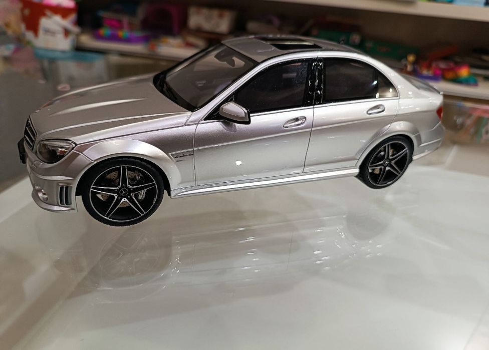 Mercedes w204 C63 AMG 1:18