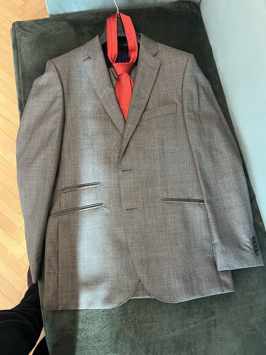 Costum Sartorelli mărimea 52 purtat o singura data