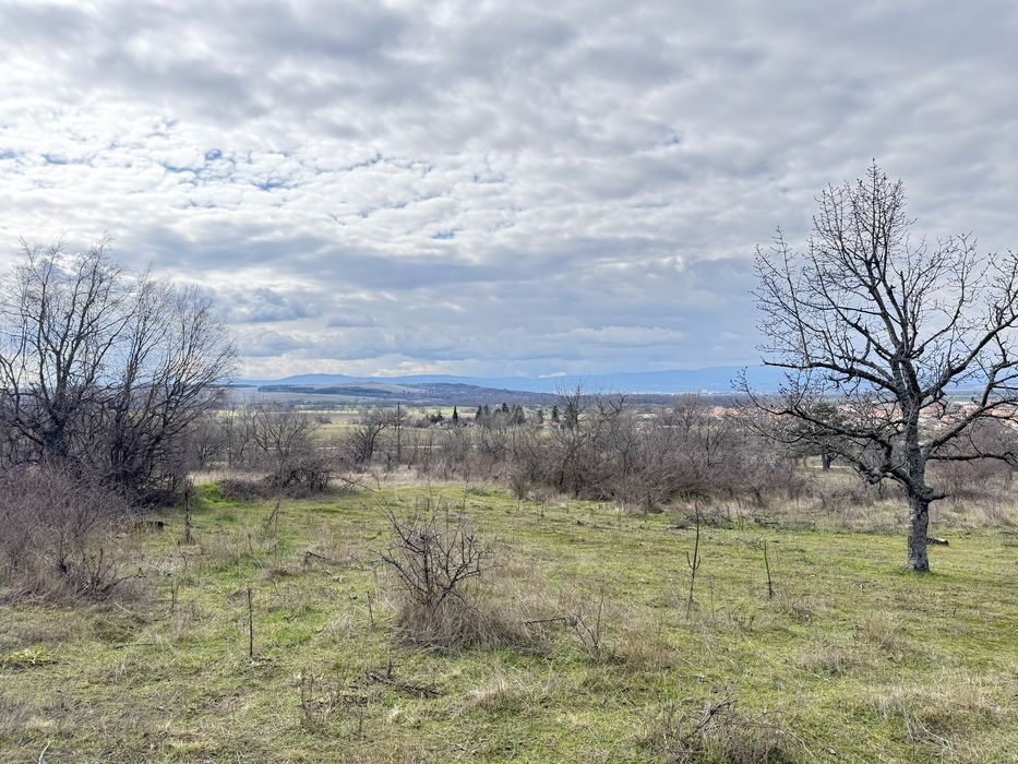 Продава парцел в с. Енина, общ. Казанлък