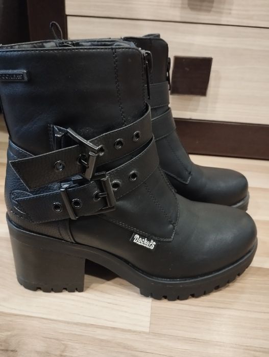 Vând bocanci Dockers Noi mărimea 38