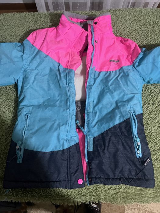 Продам зимний лыжный костюм в отличном состоянии