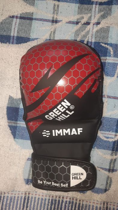 Продам набор перчатки и футы