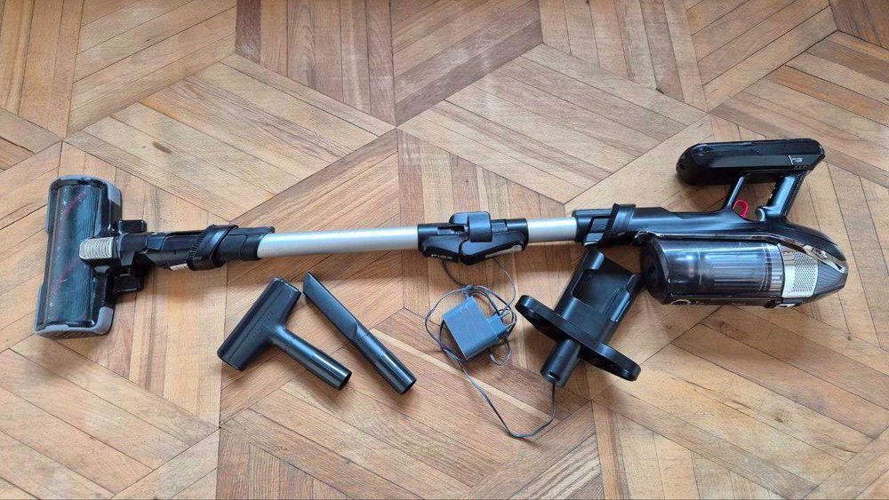 Беспроводной вертикальный пылесос Tefal X-Force Flex 200 аэроватт.