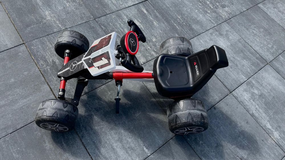 Kart cu pedale pentru copii