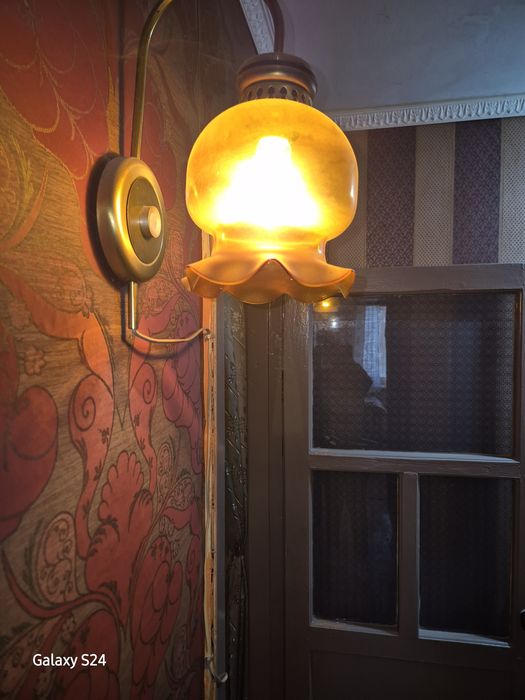 Продам настенный светильник бра