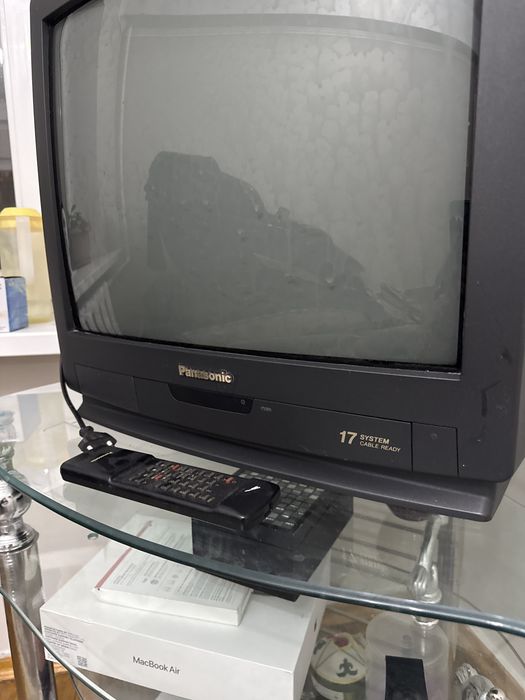 Телевизор с подставкой