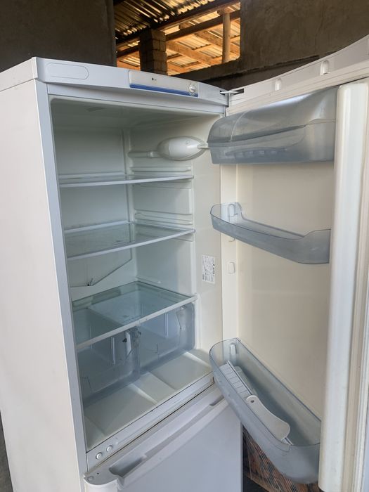 холоделник Indesit 299L