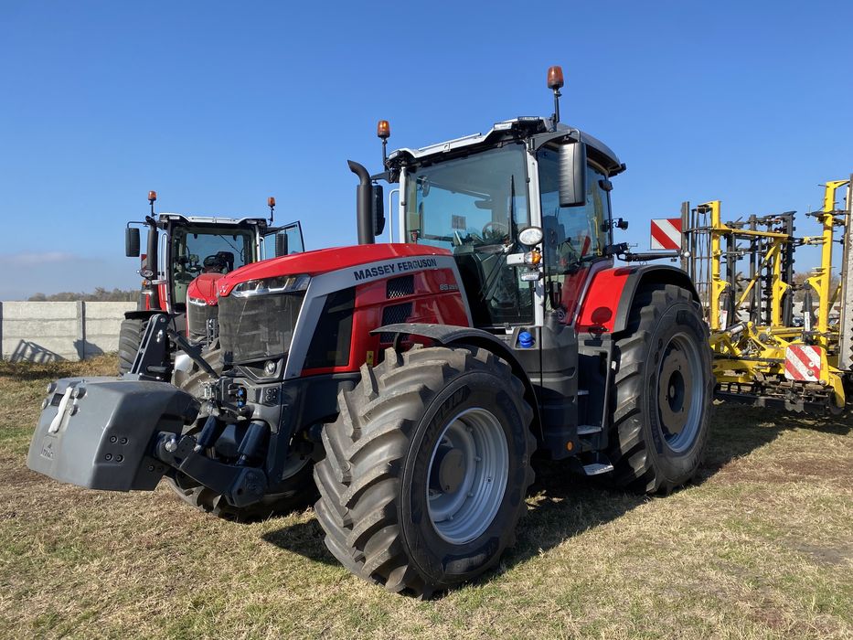 Massey Ferguson 8S