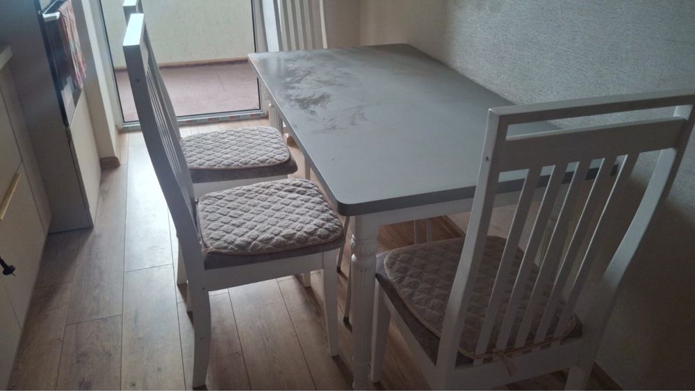 Продам стол с 6 стульями