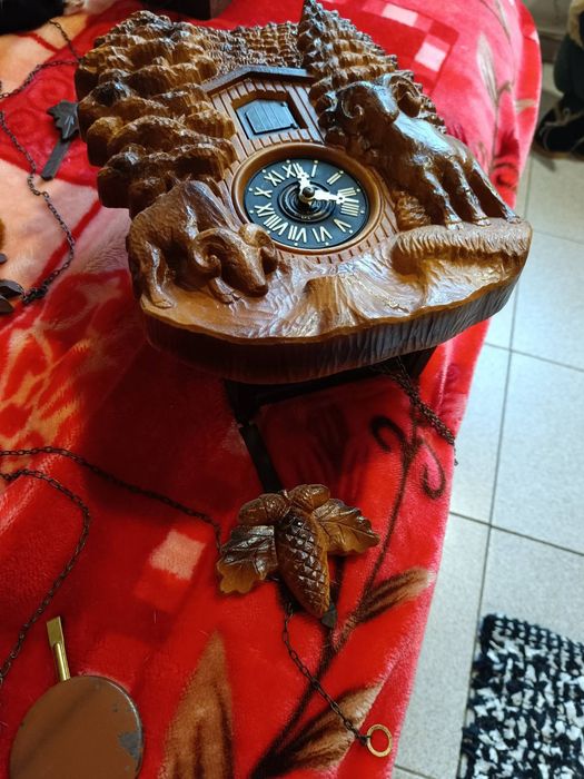 Часовници стенни и ръчни