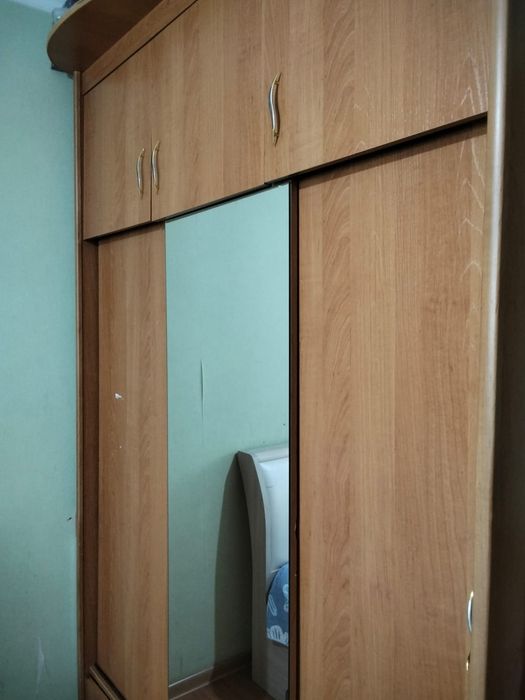Продам шкаф-купе с зеркалом