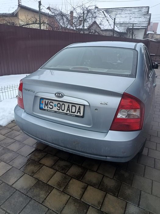 Kia Cerato 1.6 benzină – 2006 |