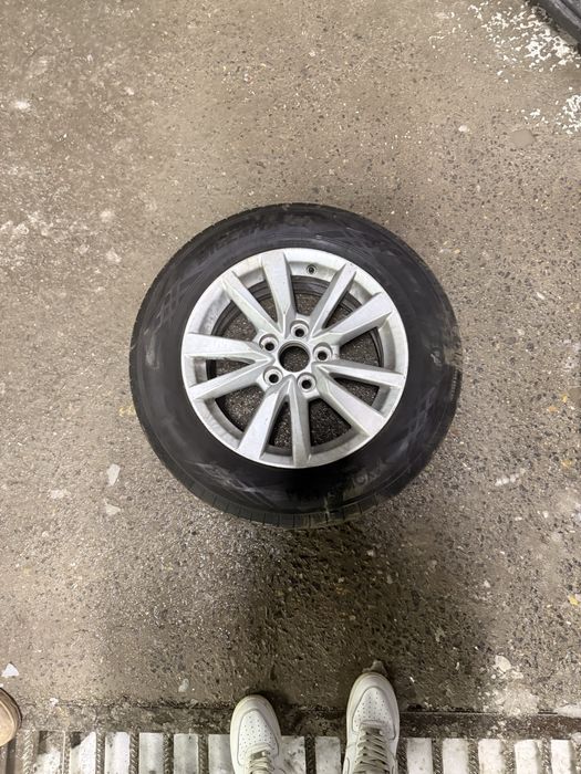 оригинал запаска на Camry 70