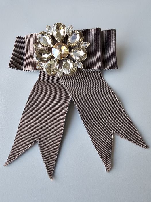 Brosa funda satin si cristale Depot 96