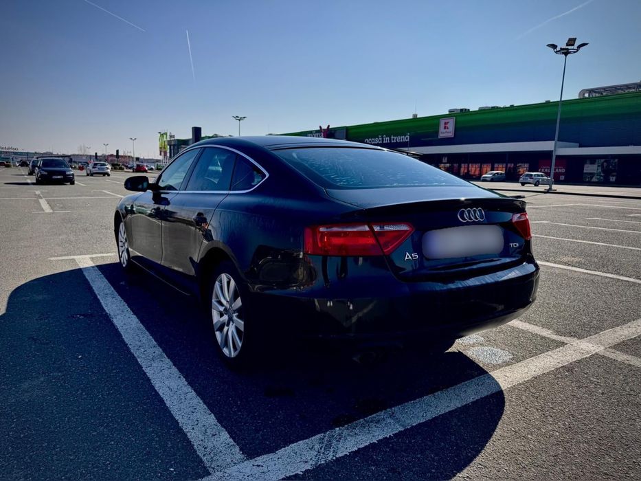 Vând Audi A5 2.0 TDI