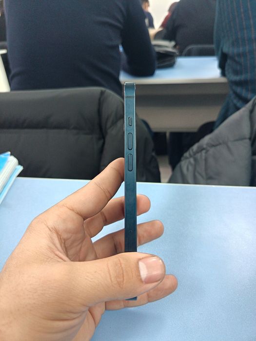 Telfon sotiladi srochna iPhone 13