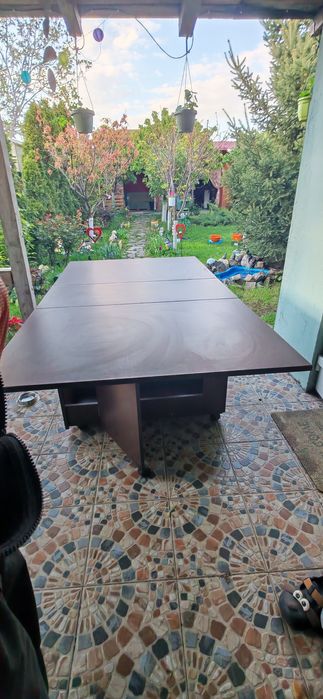 Masă extensibilă 12 persoane