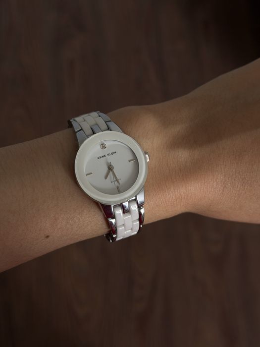 Продам Часы Anne Klein