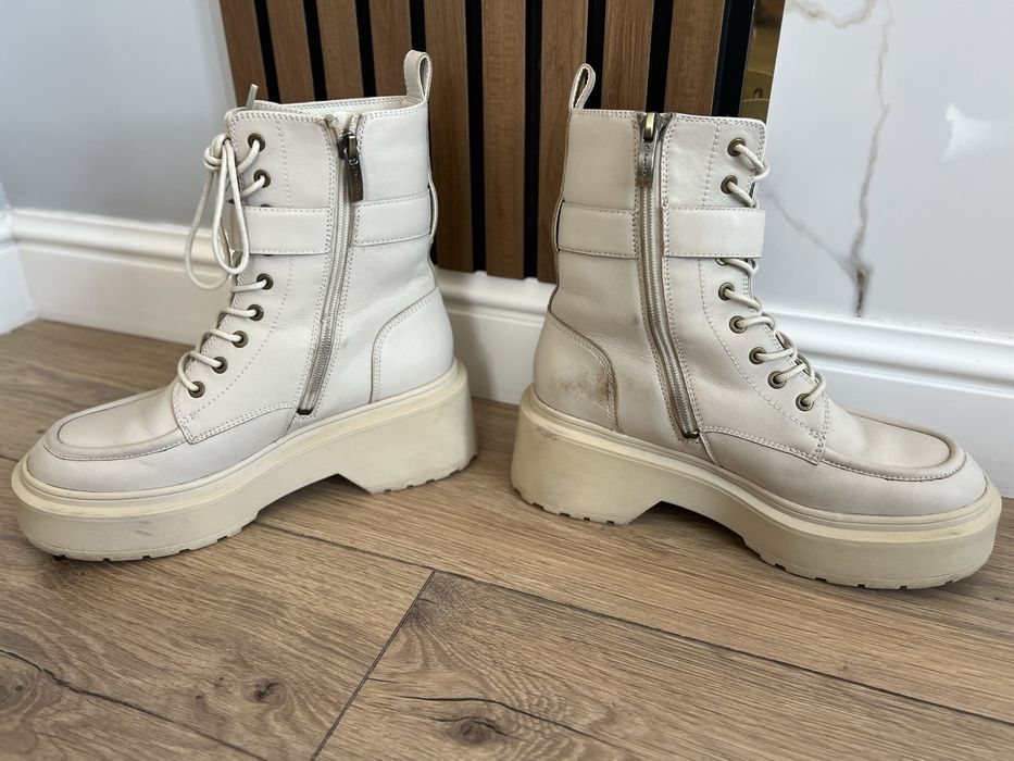 СРОЧНО ПРОДАЮ Зимние кожанные сапоги Эконика