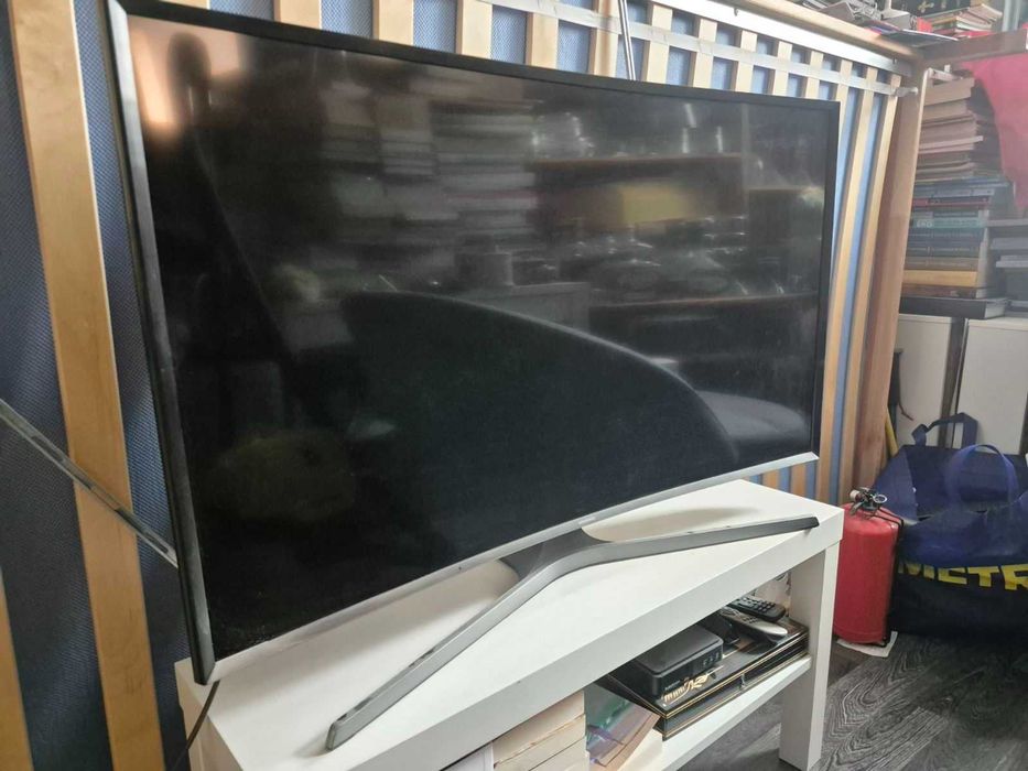 Телевизор Samsung UE40J6300AW 40 инча