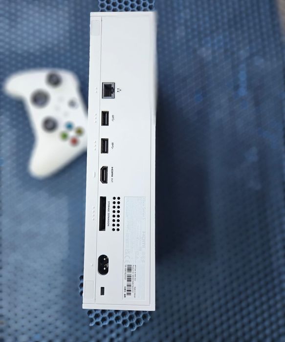 Xbox Series S/ SSD/ коробка/геймпад оригинал новый/супер состояние.