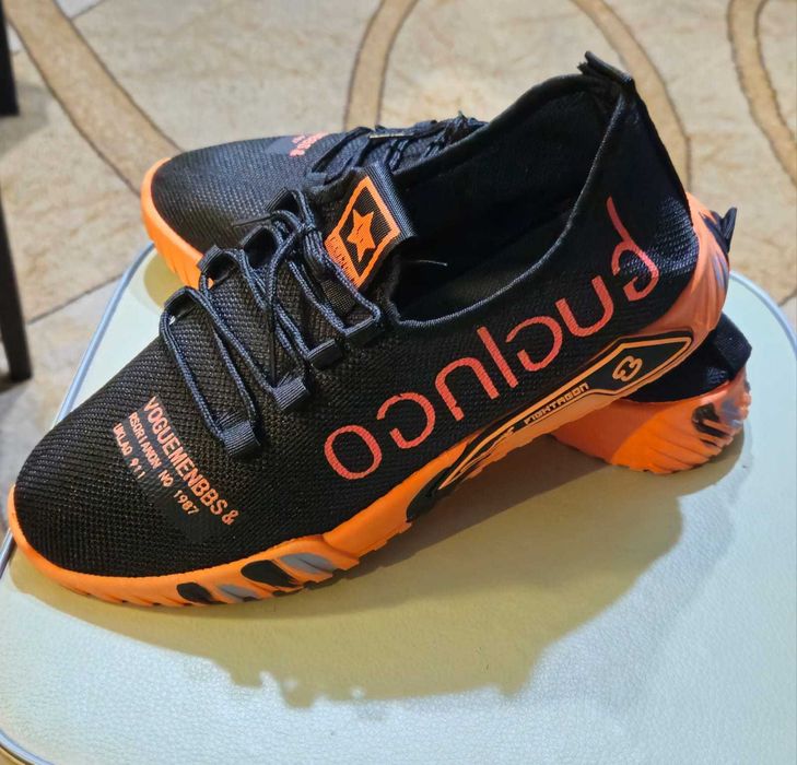 продам симпатичные кроссовки.