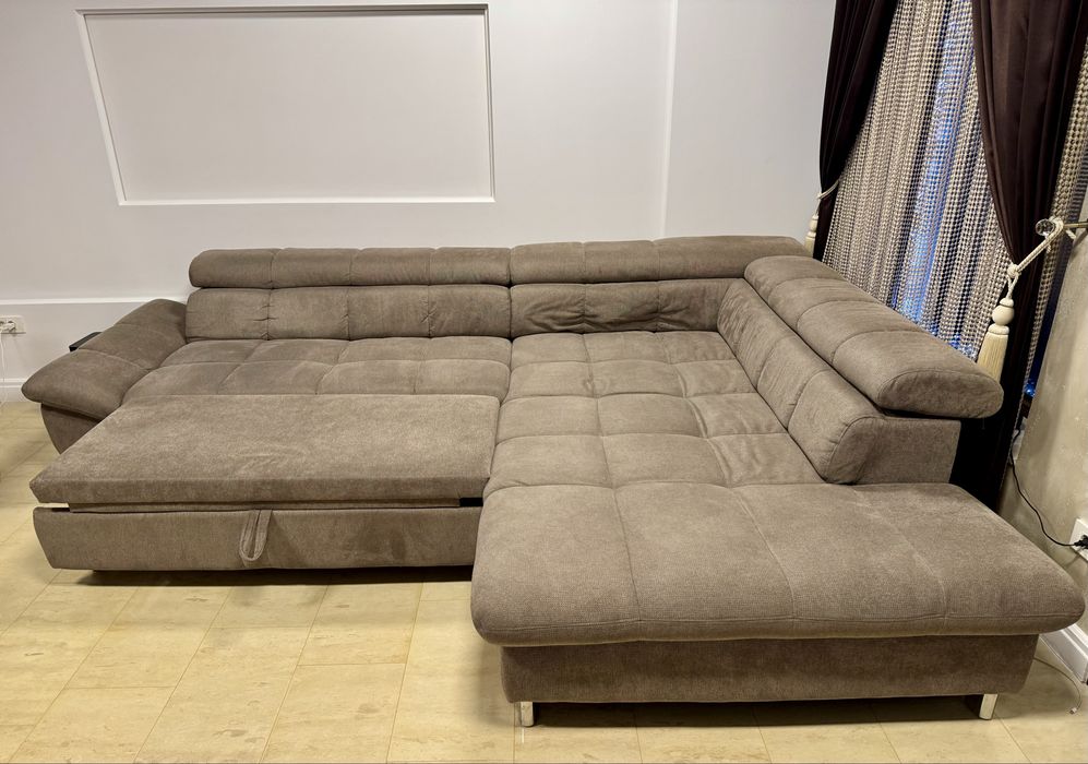 Coltar Extensibil cu Otoman Mare,5 locuri,Tetiere Reglabile,300cm