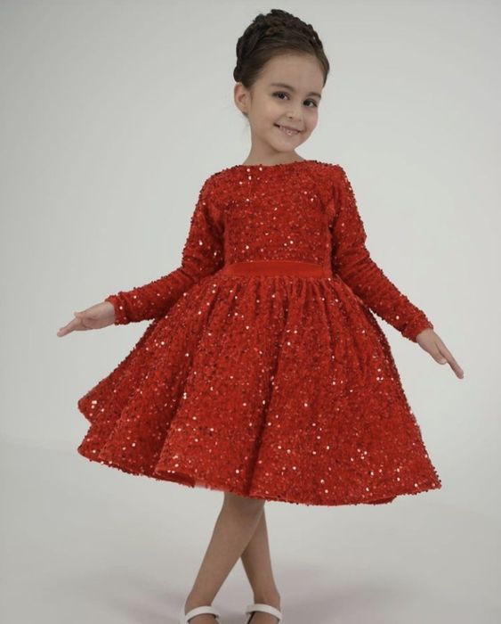 Нарядные платья и костюмы