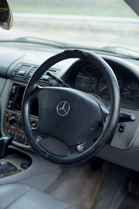 Dezmembrez Mercedes ML270 ML320 ML350 ML400 ML430 ML500 W163 usa far