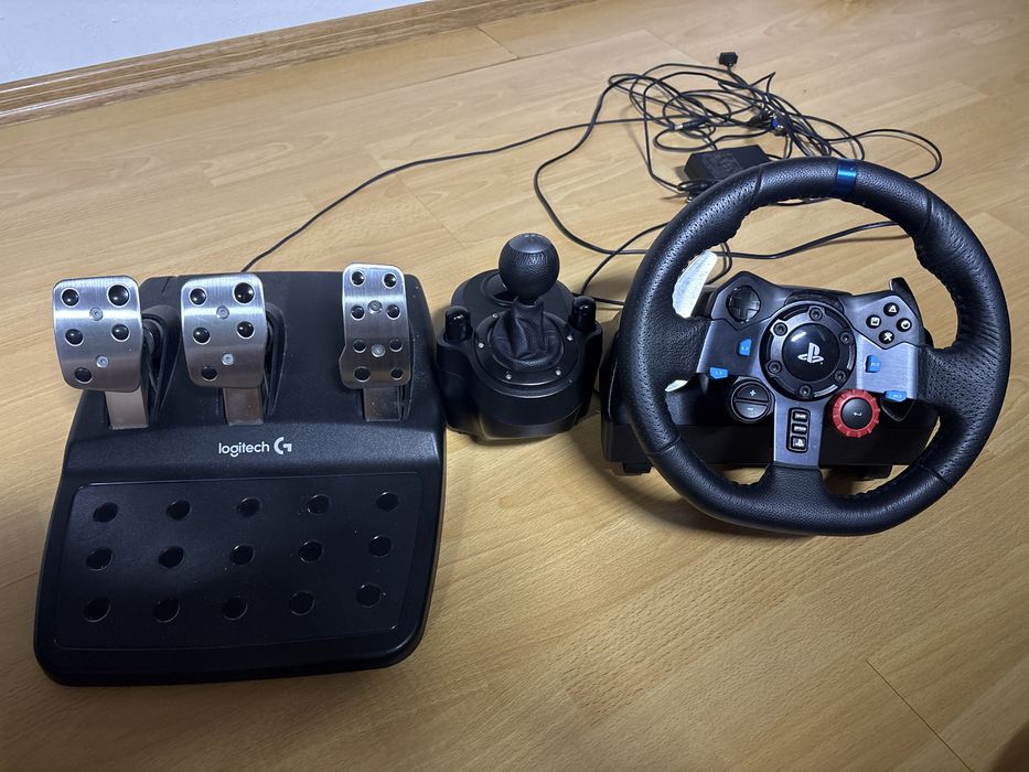 Volan Logitech G29 cu pedale si schimbator