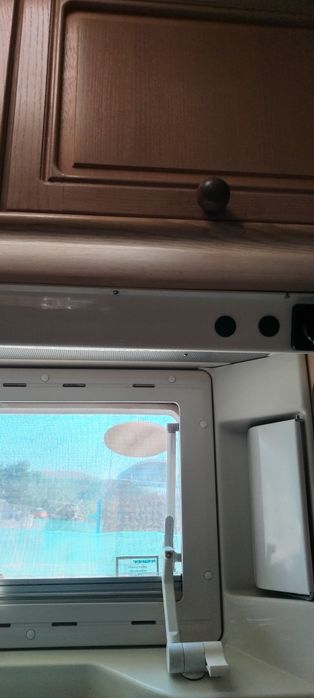 Rulota înmatriculată doua corturi mover baterie super utilata asig. valabila gata de plecare fiscal pe loc încălzire pe gaz frigider pe gaz, 220v 12v