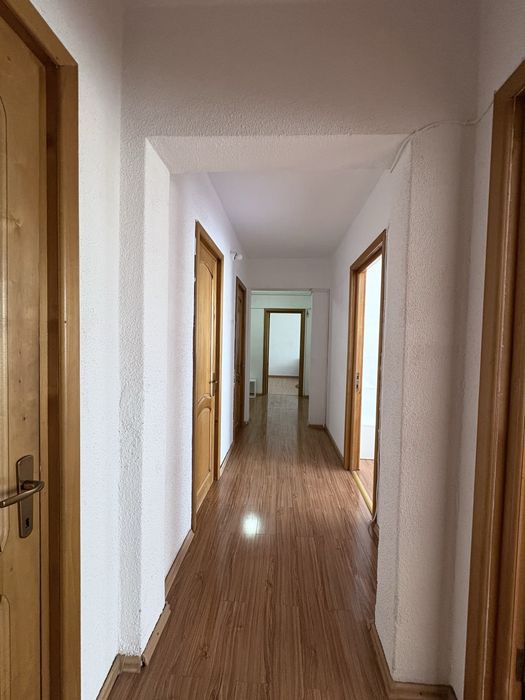 Vând apartament 3 camere(78mp), Bulevardul Unirii, Micro 6, Târgoviște