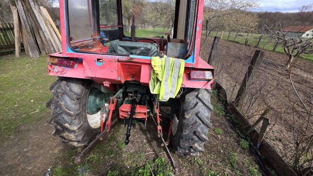 Vând tractor U445 Mat craiova din 1992