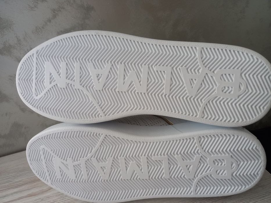 Balmain - мъжки кецове номер 42
66,47 €
130 лв